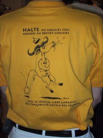 Le fameux tshirt jaune April !