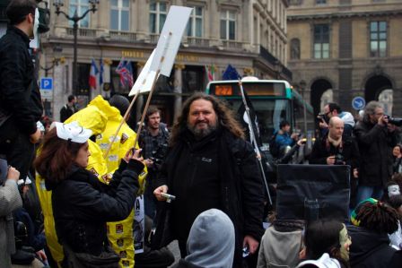 Lionel à la manif anti-ACTA